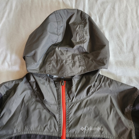 Columbia Kids Rain Jacket – Gray & Black with Red Zip (Size L/14-16) - Picture 4 of 10